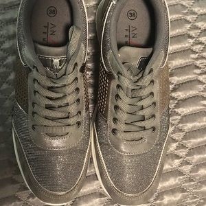 Wedges/Shoes/ Sneakers